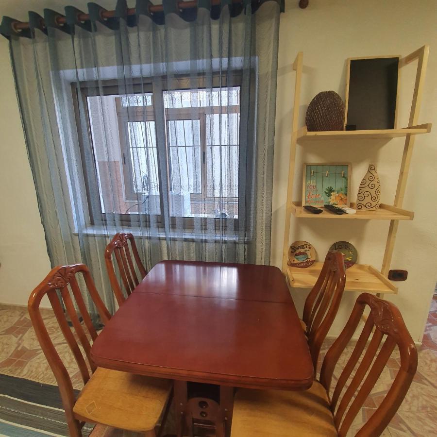 Central Home Away From Home Shkoder Luaran gambar